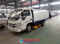 福田2600轴距扫路车
