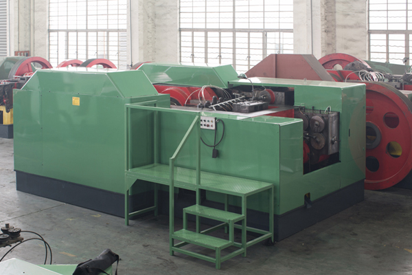 螺母多工位冷镦机