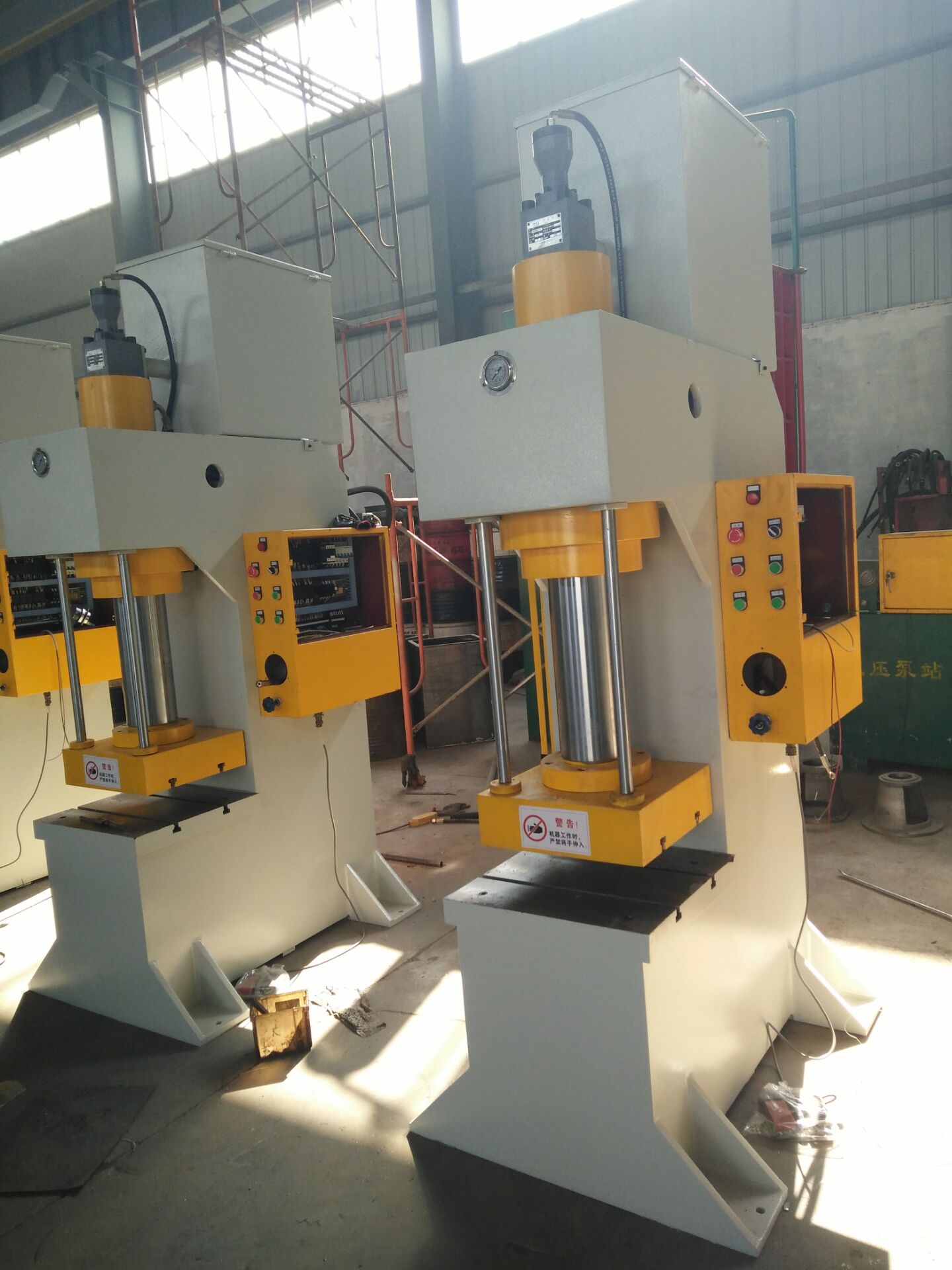 数控机床 100t单柱单臂油压机