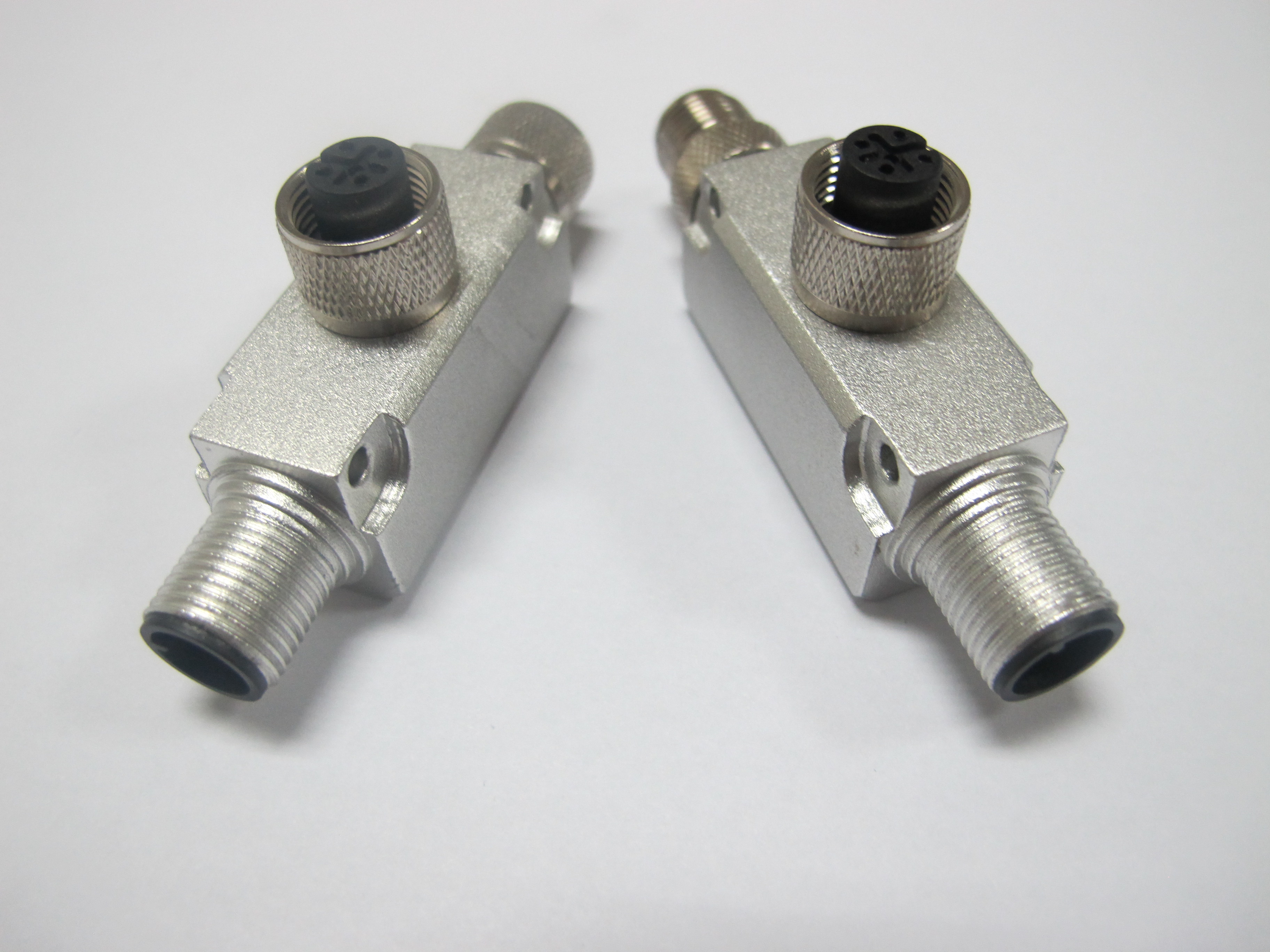 t型全金属三通连接器